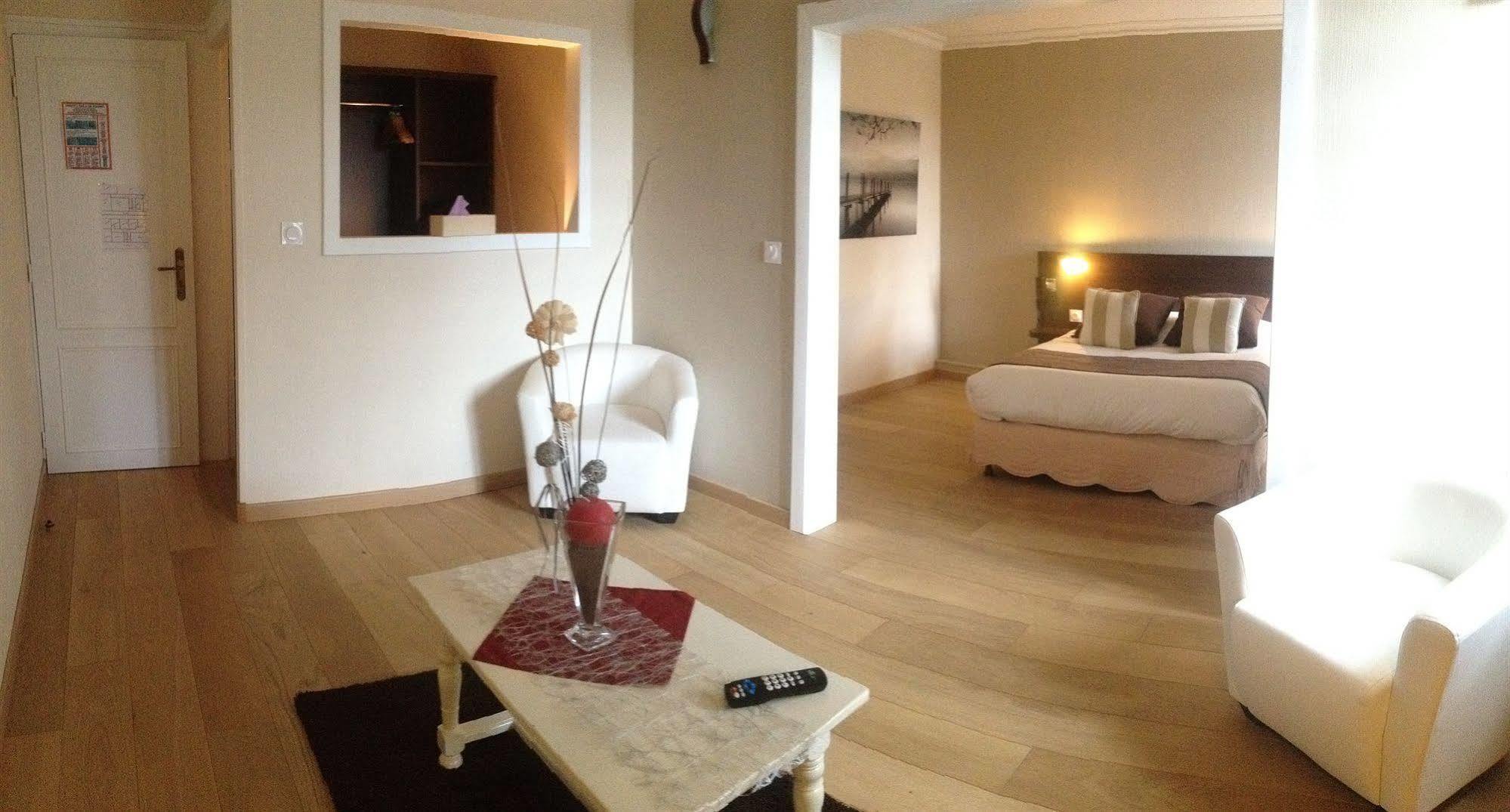 Hotel Restaurant De La Marne Paimpol ภายนอก รูปภาพ